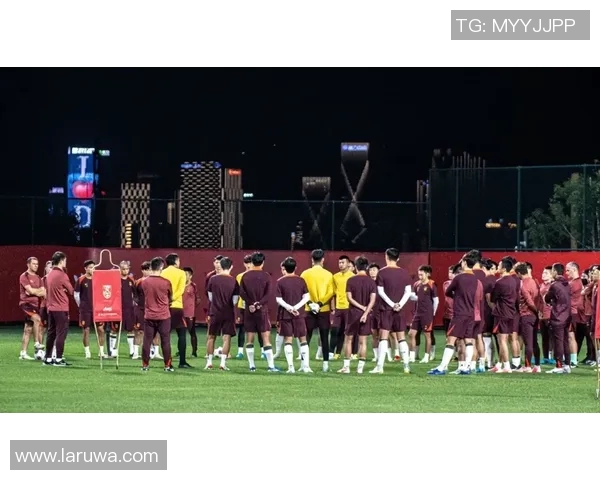 深圳足球队战术解析:从进攻布局到防守策略的全面剖析 深圳足球队战术解析:从进攻布局到防守策略的全面剖析