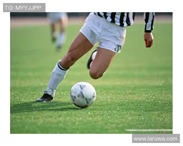 优雅滑跪足球明星展现非凡技艺与运动魅力的完美结合 优雅滑跪足球明星展现非凡技艺与运动魅力的完美结合