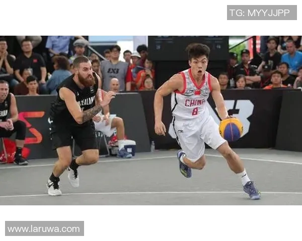 南京篮球队在杯赛中的耐力表现分析与赛场策略探讨