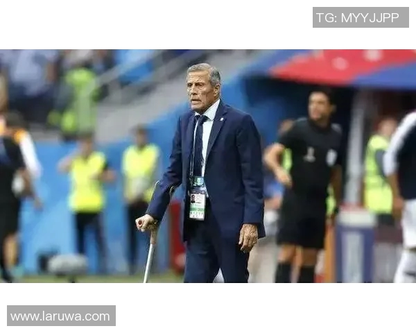 女子偶遇足球明星意外互动引发热议视频瞬间感动无数网友 女子偶遇足球明星意外互动引发热议视频瞬间感动无数网友